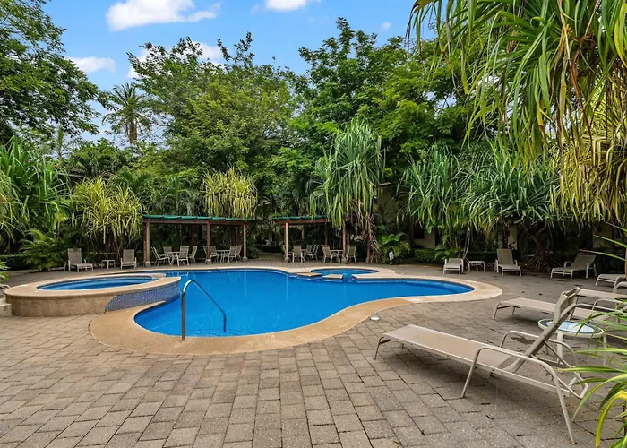 Private Pool Oasis , Uncrowded Holiday home